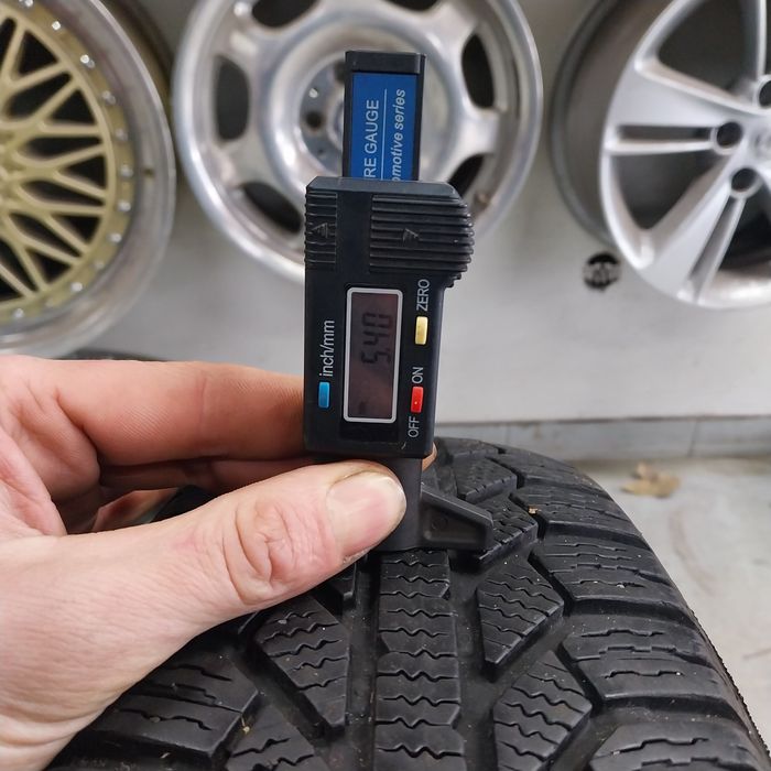 Opony Zimowe Semperit 165/70R14 81T