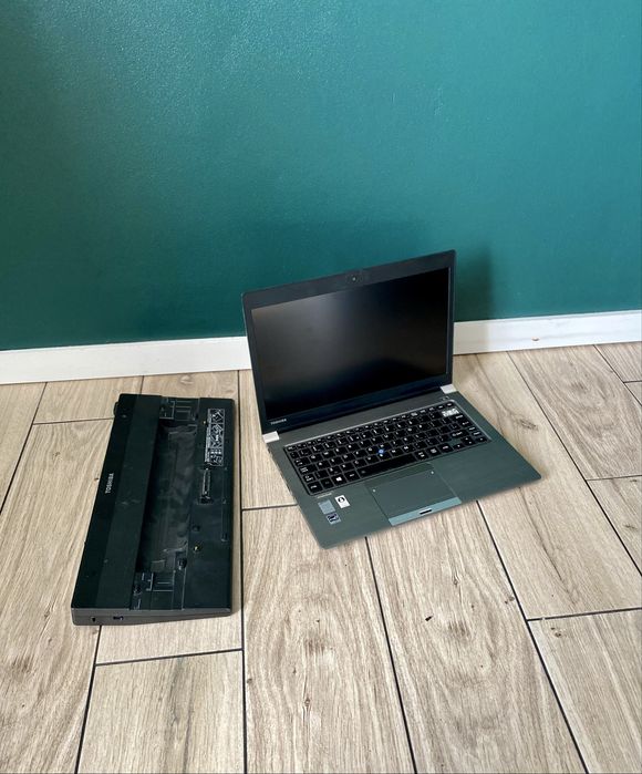 Toshiba Z30 intel i5-5200U FHD podświetlana klawiatura bo + stacja?