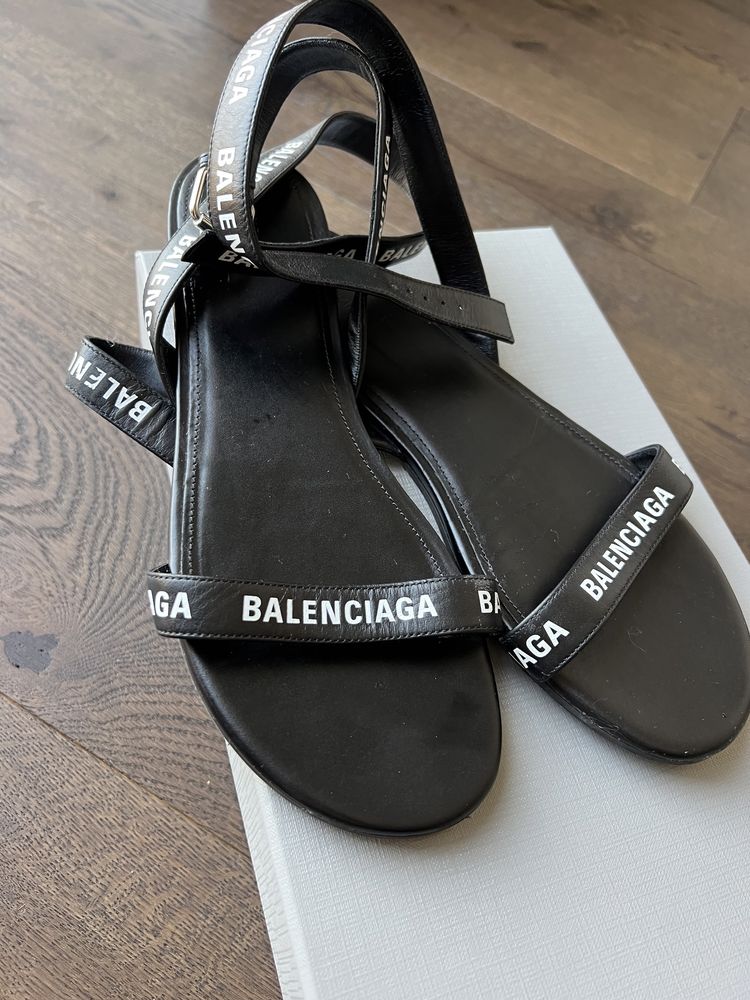 Босоніжки Balenciaga