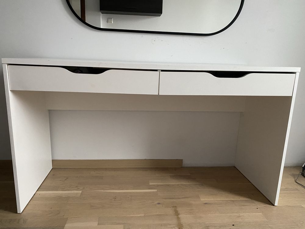 Biurko 140x50 cm – 2 szuflady, bardzo dobry stan!