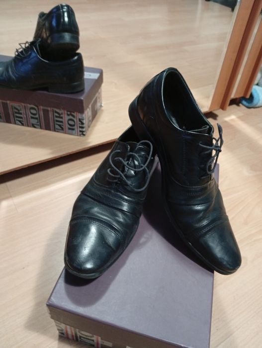 Elagandzkie czarne buty do garnituru 41