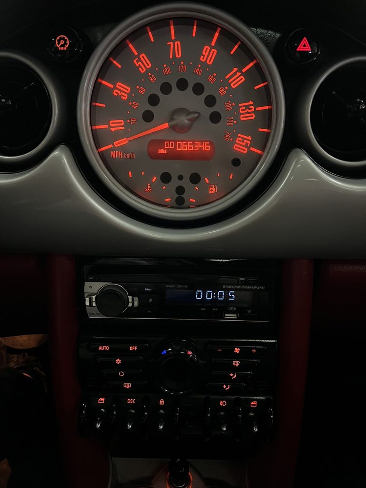 Mini Hatch Cooper 1.6i 16V 5МКПП 2004 р.в. (116 к.с.)