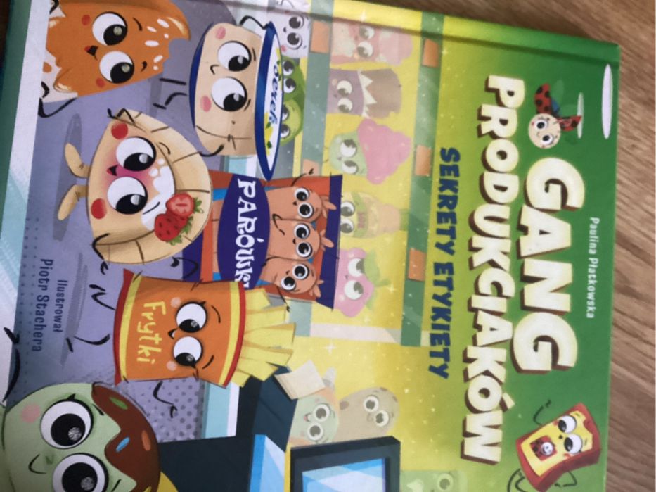 Książka z gangu produkciaków . Z biedronki