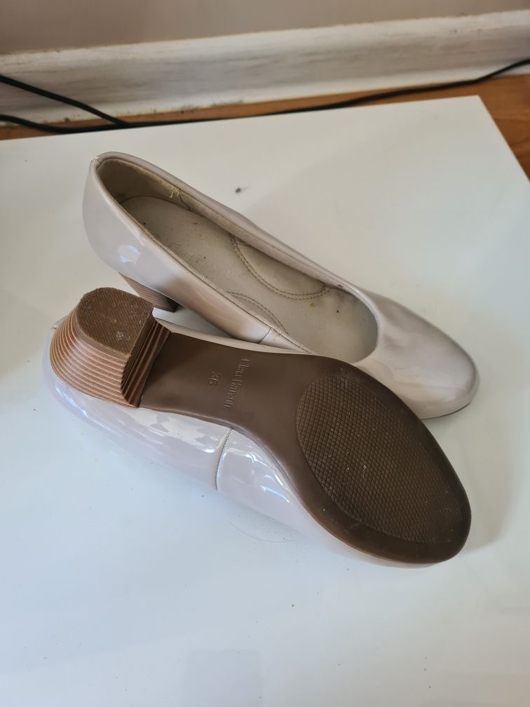 Clara barson beżowe lakierki 36