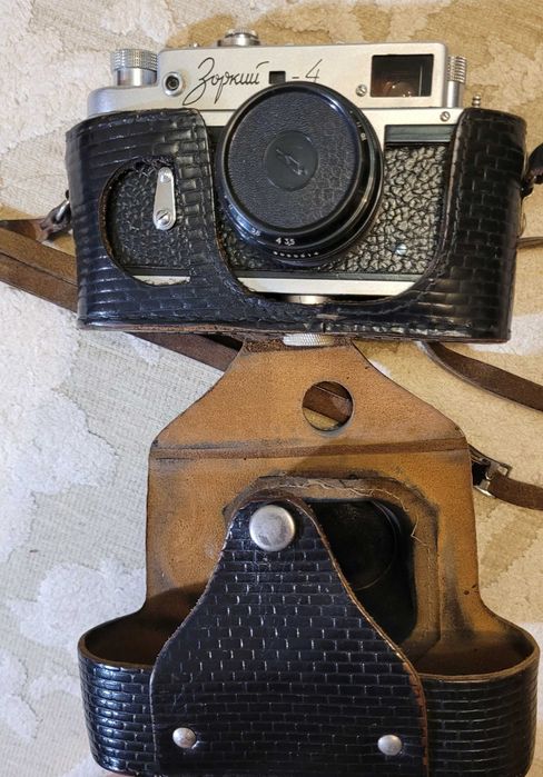 Вінтажний фотоапарат Зоркий-4 з об'єктивом Індустар-50 (1960рік)