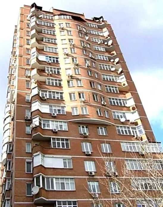 Продам сучасний офіс у діловому ЦЕНТРІ Київа.ТОРГ. 215 м2