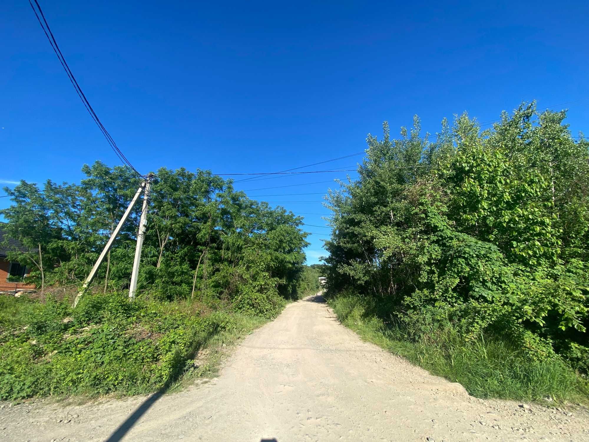 Продаж двох земельних ділянок.