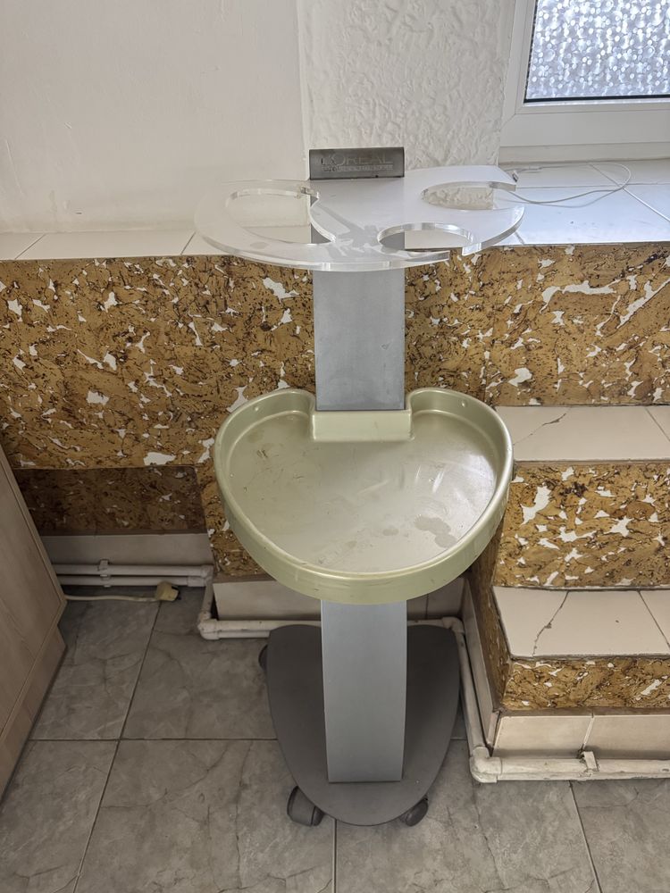 Продам парикмахерское кресло