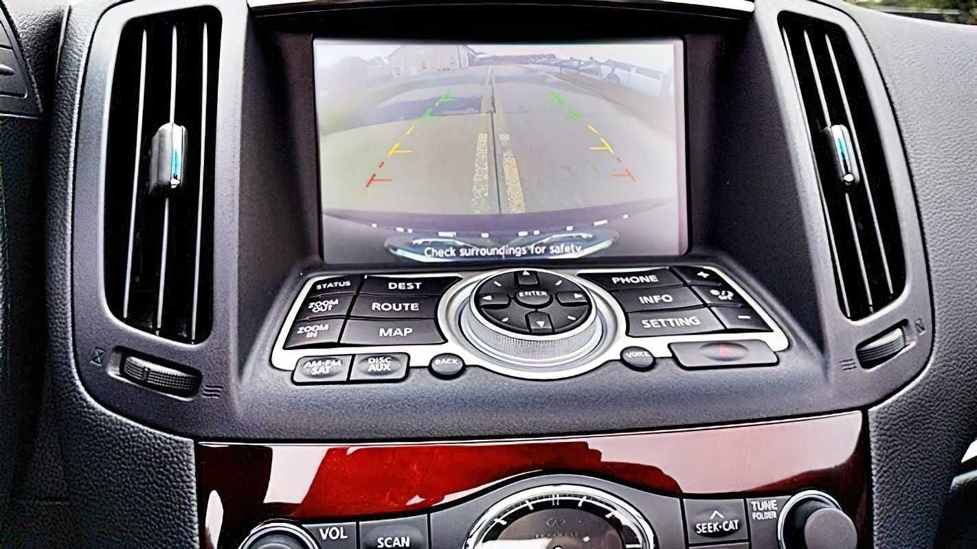 Infiniti Q60      2014