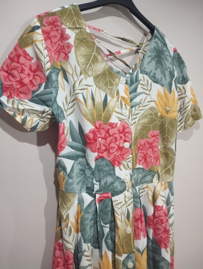 Letnia sukienka w kwiaty/Rozmiar S-L