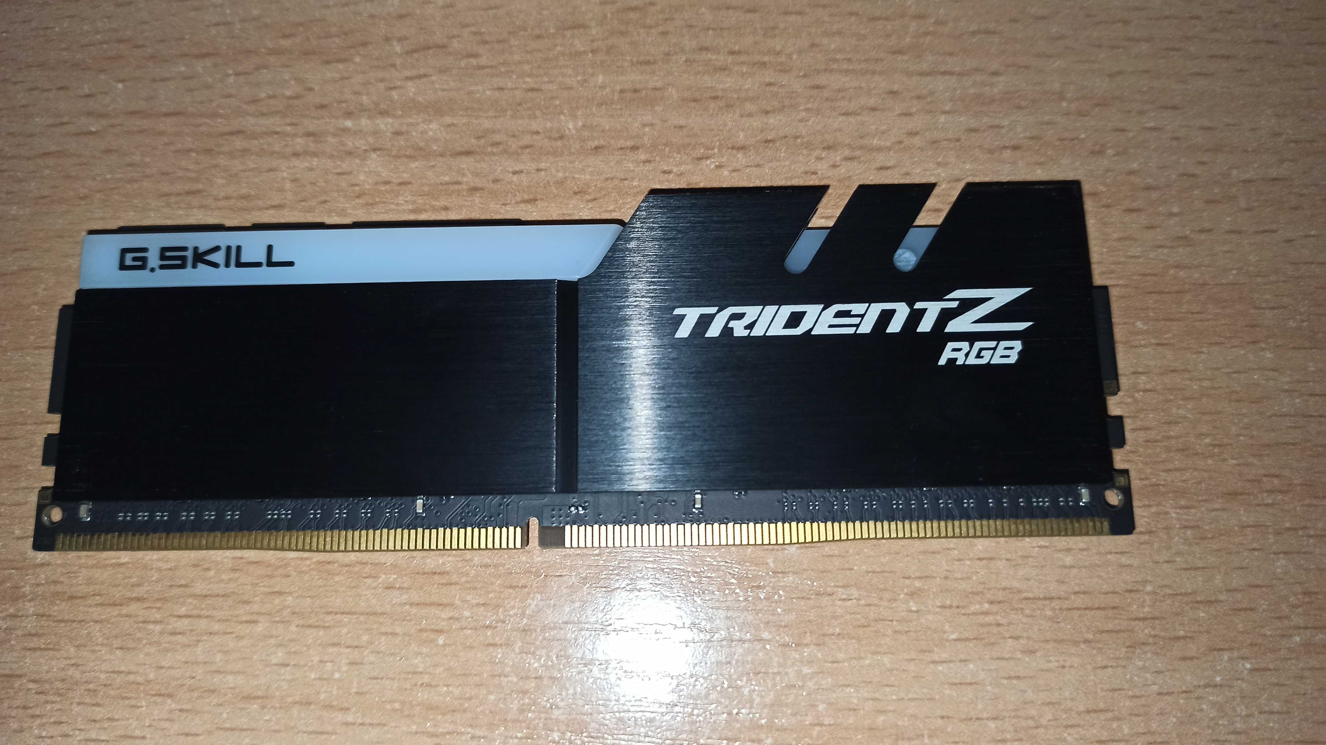 Pamięć RAM DDR4 16GB 4000 mhz CL16 Gskill TridentZ RGB G.skill led