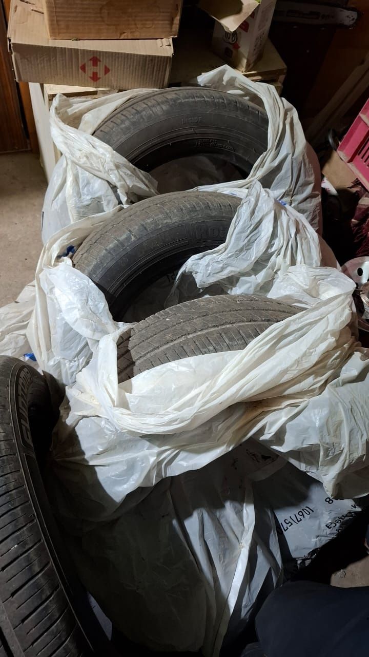 Продам резину funtoma-215 60 r16