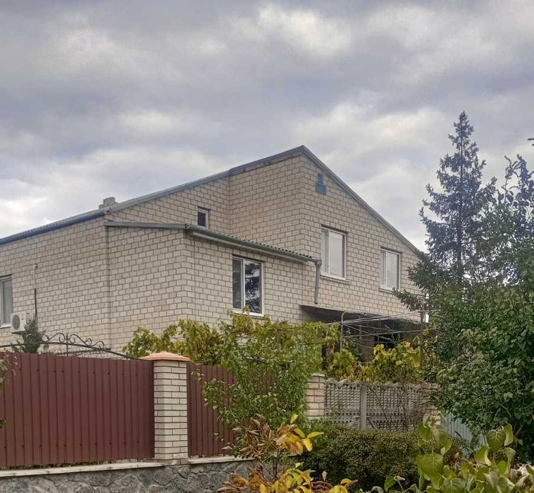 Терміновий продаж або обмін будинку.