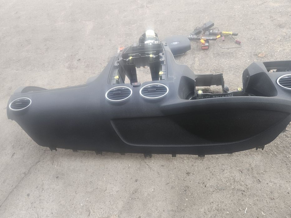 Deska rozdzielcza konsola kokpit pasy poduszki ford Focus mk2 2005r