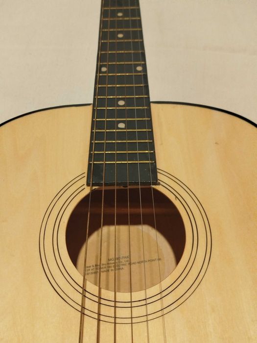 Guitarra acústica Folk