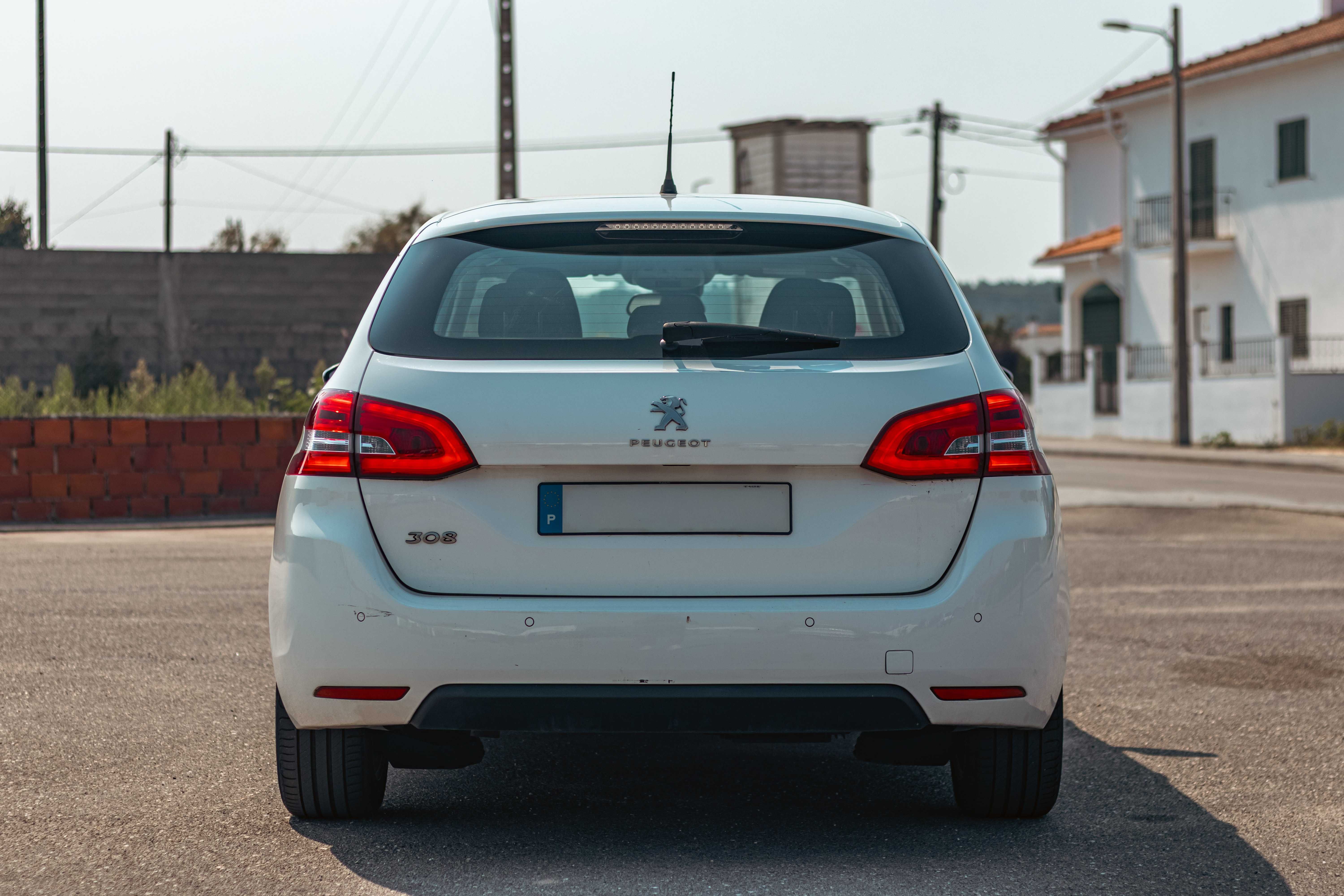 2019 PEUGEOT 308 SW AUTOMÁTICO 130cv
