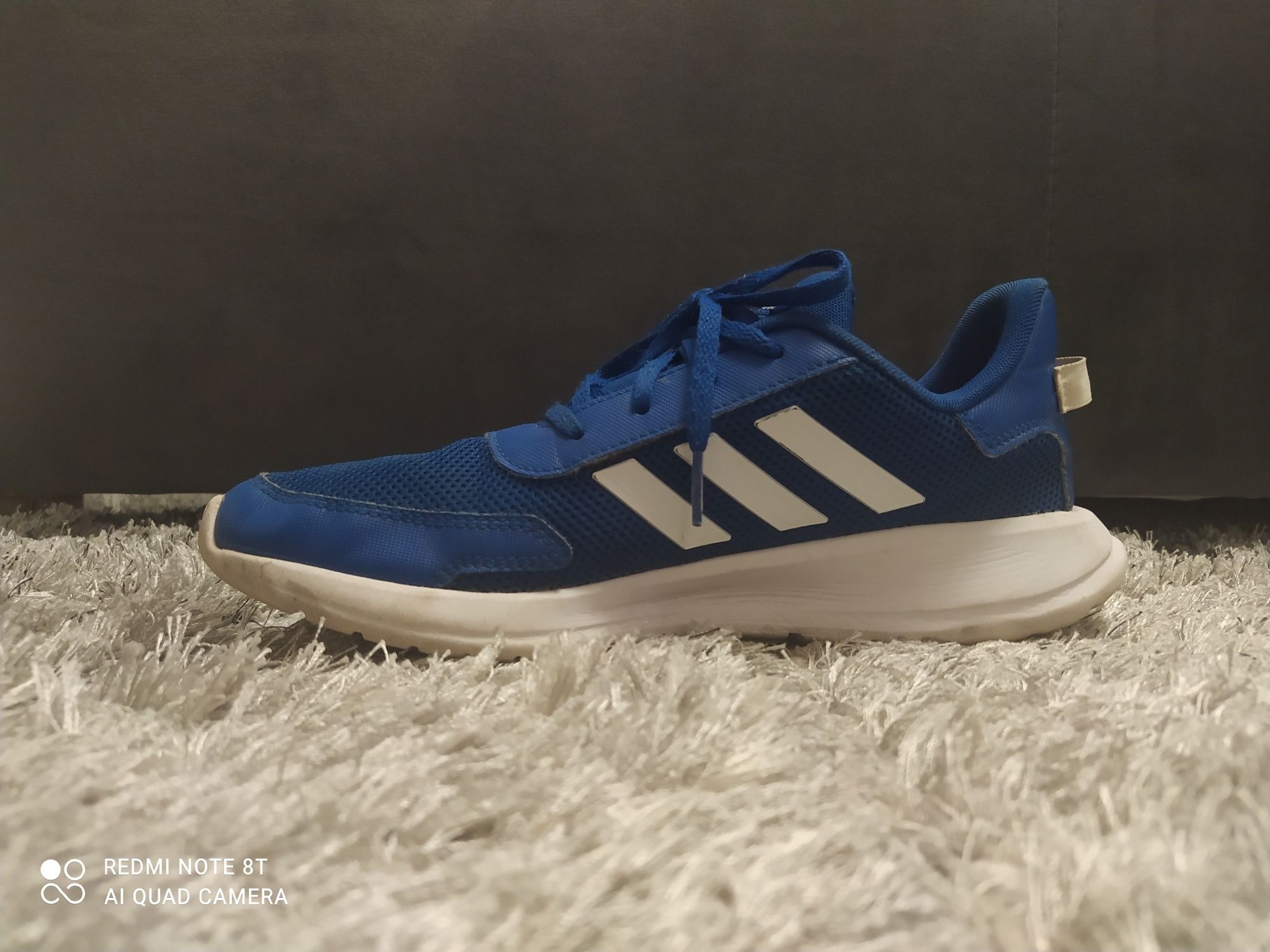 Sprzedam buty adidas.