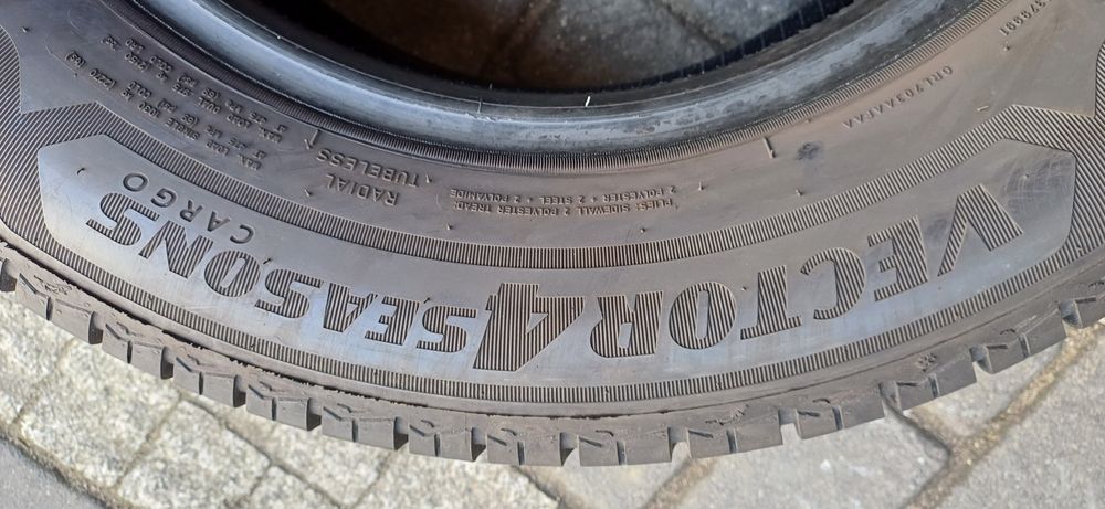 GOODYEAR 215/65R16C , pojedyńcza opona wielosezonowa wzmacniana.