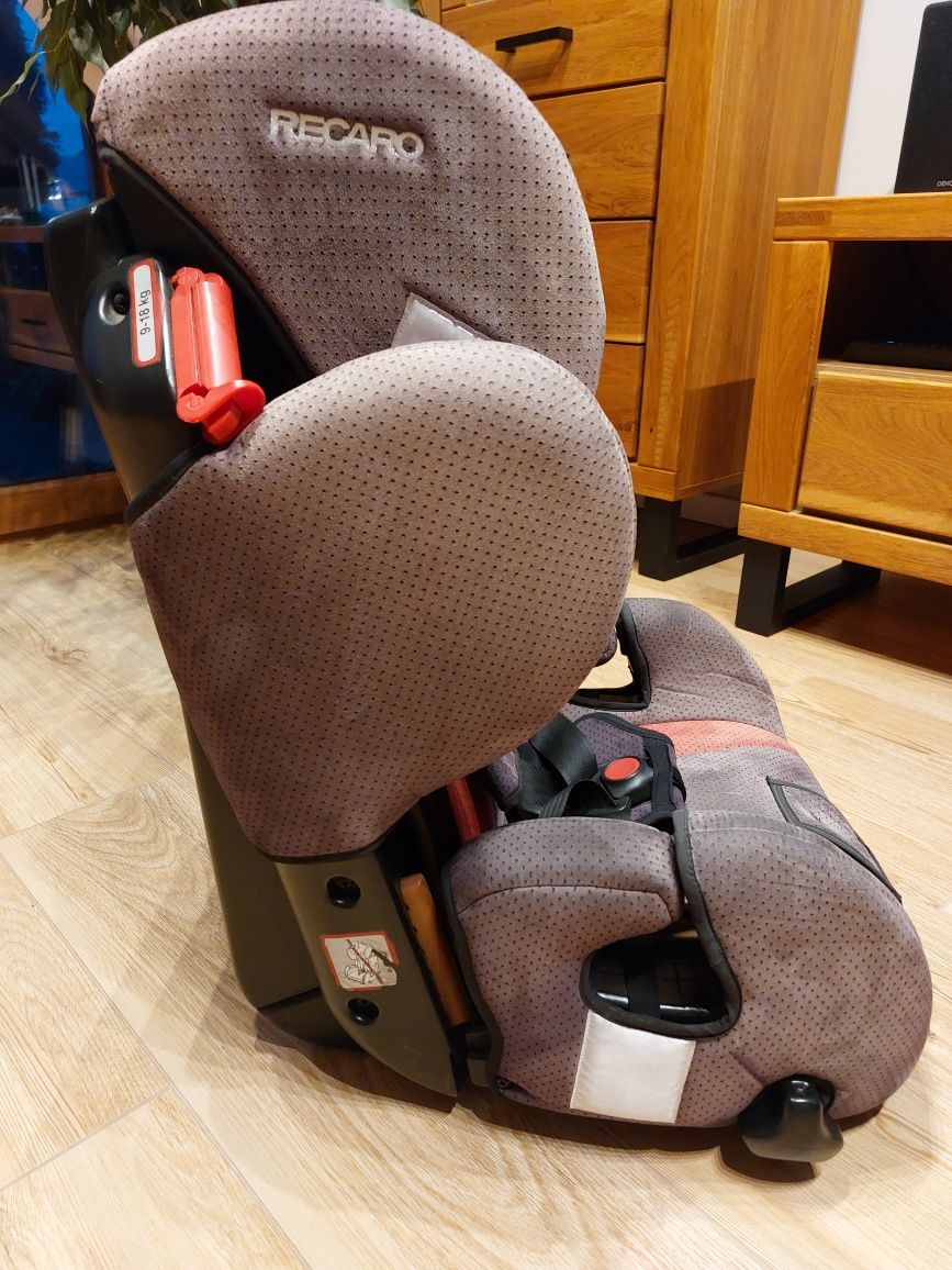 Fotelik 9-36kg (Recaro Young Sport)