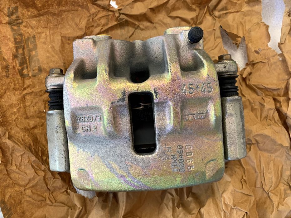 Discovery 2 98-04 Pinça de travão dianteira SEG000030 L/R Genuíno Novo