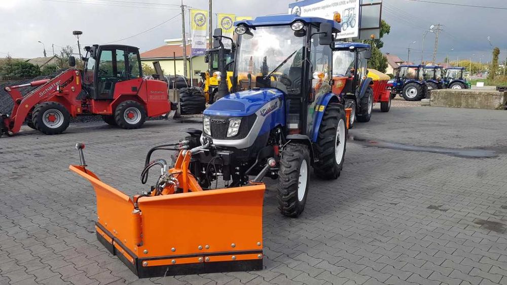 Traktor do odśnieżania Lovol M 254 odśnieżanie osiedli