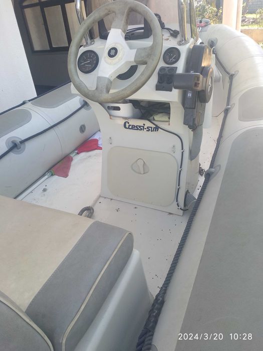 Semi- rígido VALIANT V-450 com motor TOHTSU TLDI 50HP 2T