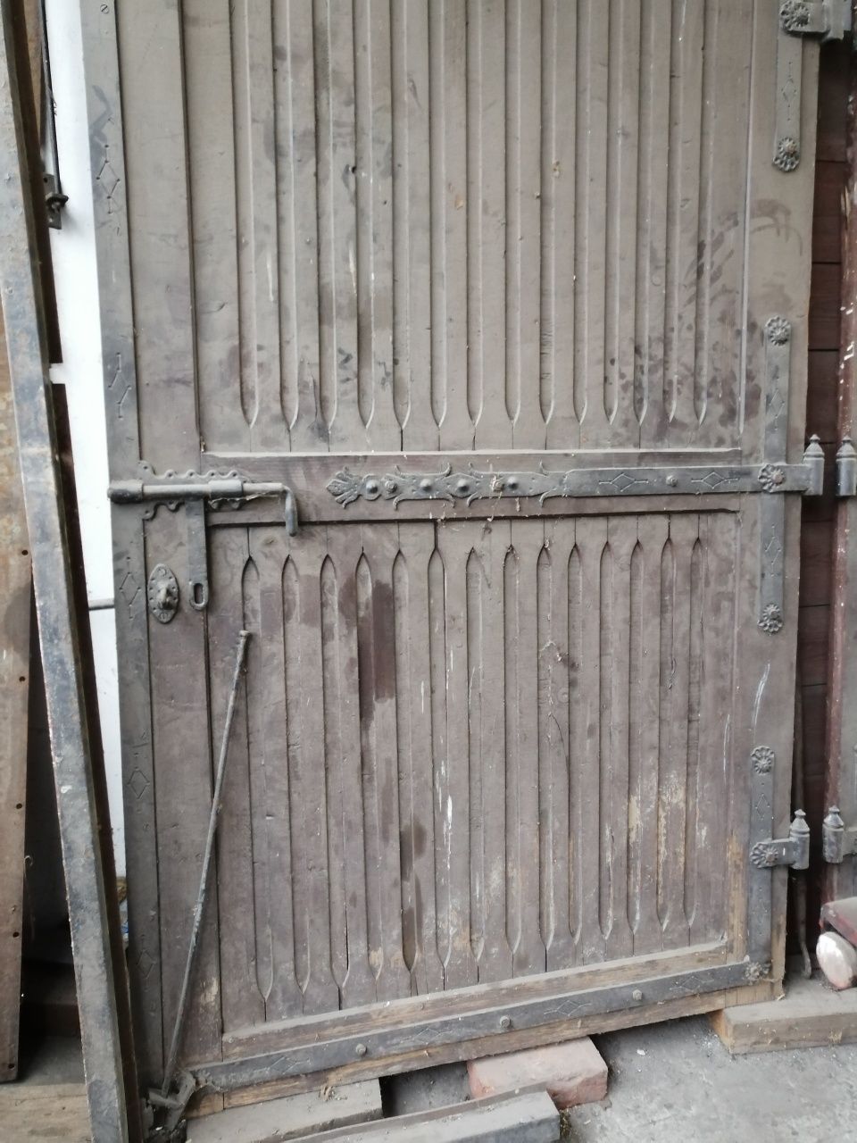 Brama garażowa zdobiona unikalna