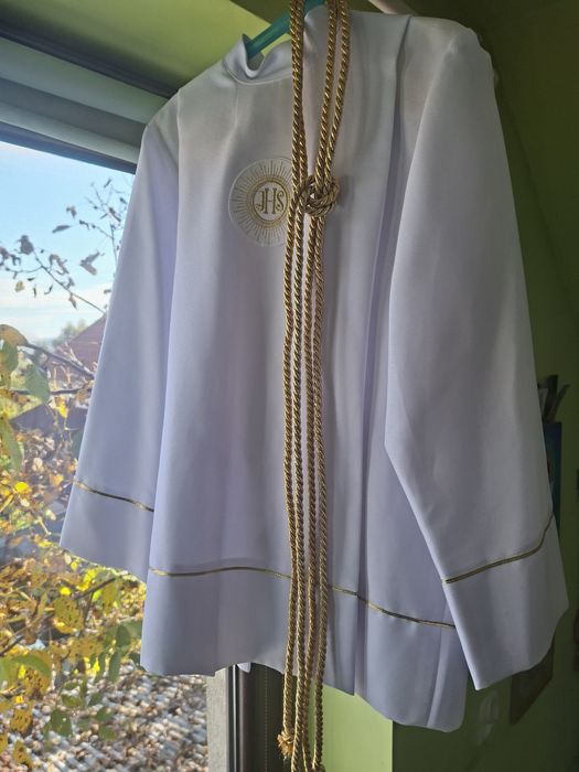 Strój komunijny dla chłopca r.146