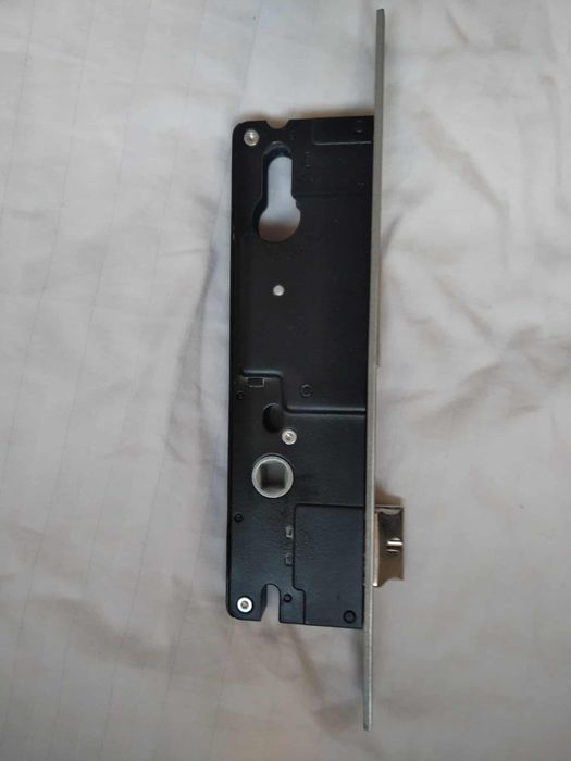 Zamek wpuszczany zapadkowo-zasuwkowy