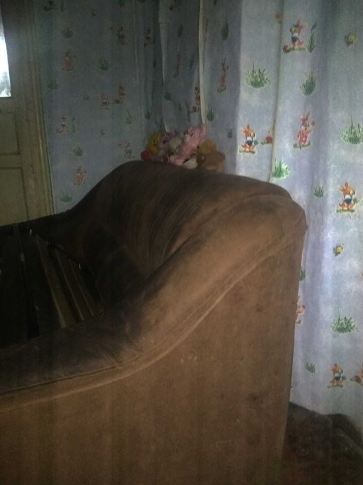 Продам диван  1800