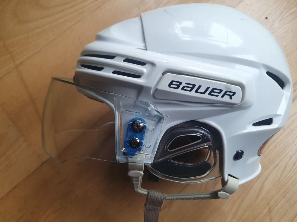 Bauer BHH7500M z pleksa kask hokejowy