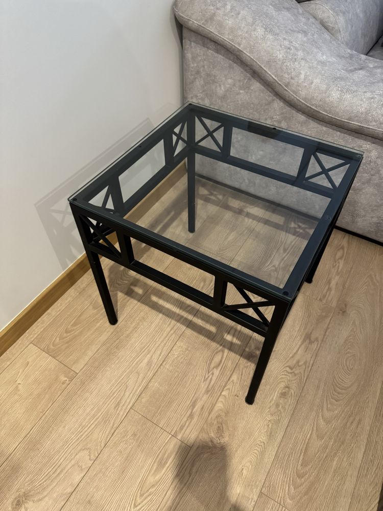 Mesa de centro de ferro e vidro