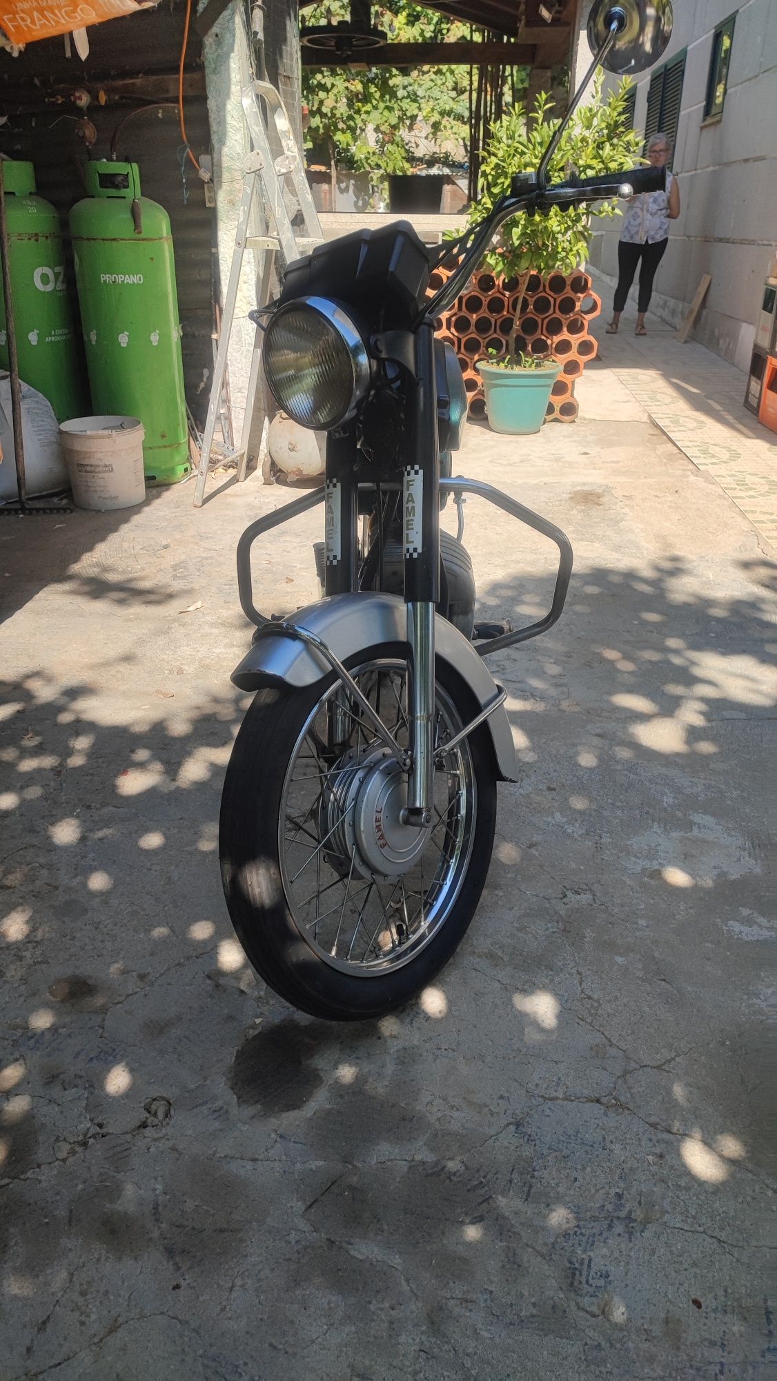 Vendo Famel mirage 75