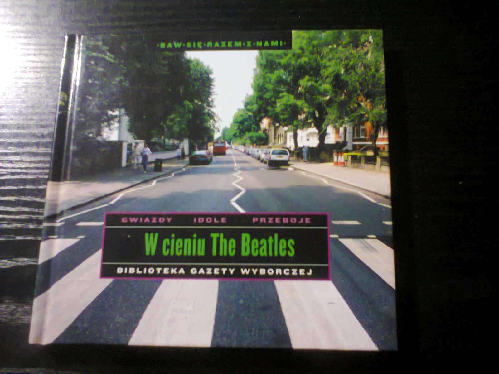Płyta CD z książką "W cieniu The Beatles"