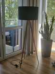 Lampa podłogowa Tripod Wood czarna