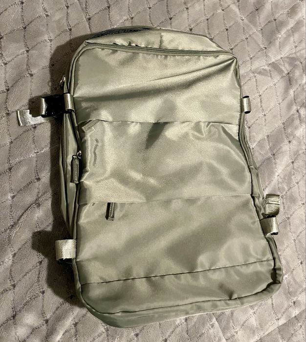 Mochila Viagem/Estudo 40L Nova