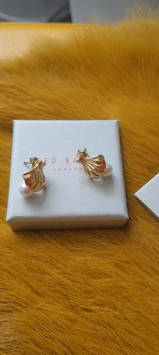 Nowe kolczyki Tad Baker