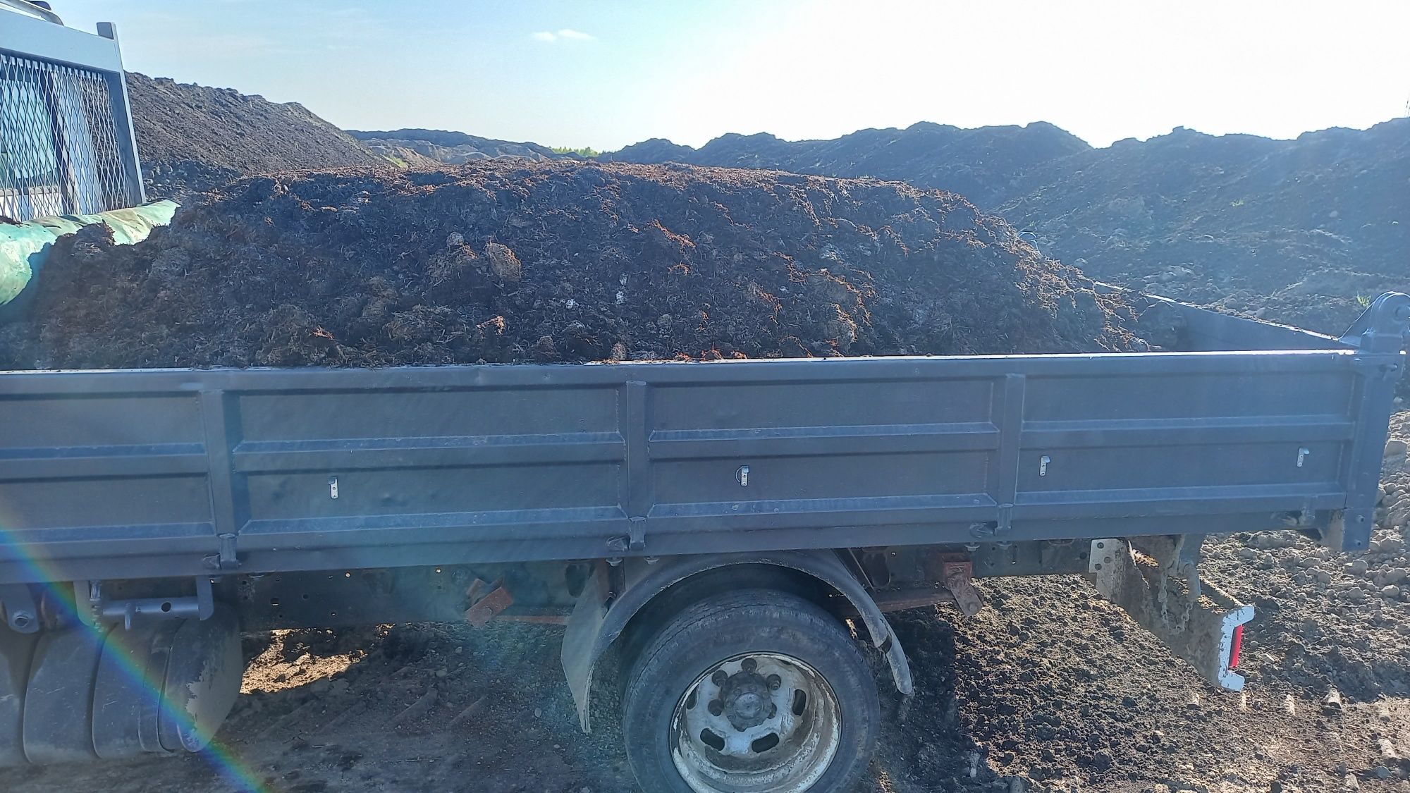 Transport bus mała wywrotka ziemia ogrodowa pod trawę piach żwir