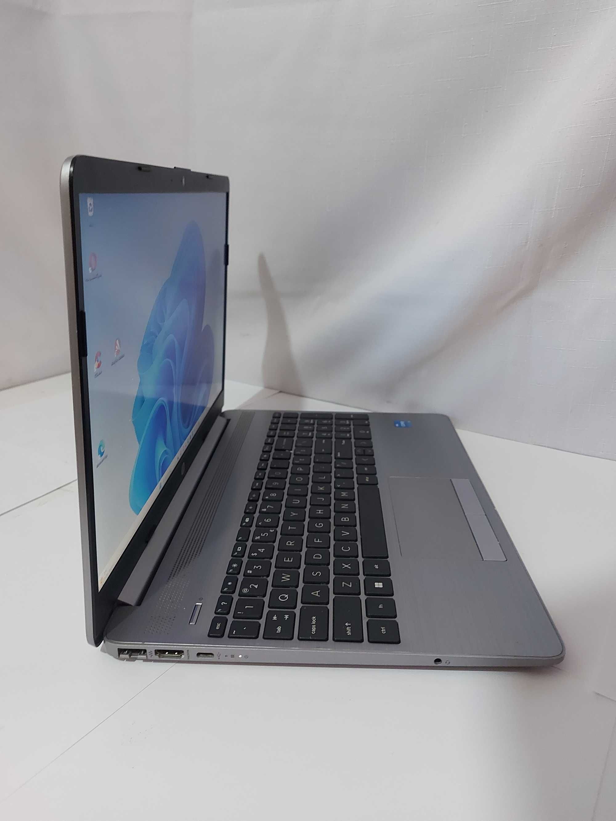 Laptop HP 250 G8 15,6" Intel Core i3 11th gen. 512GB SSD 8GB RAM DDR4