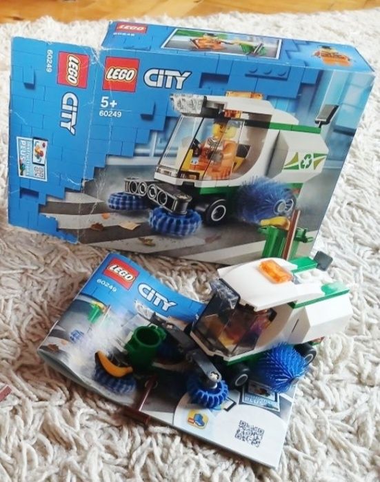 Lego City 60249 Zamiataczka ulic śmieciarka ruchome szczotki figurki