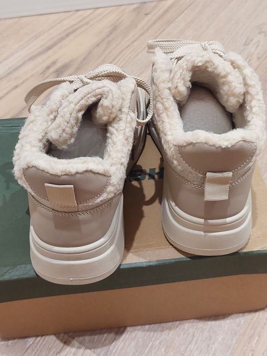 Взуття черевики кросівки хайтопи