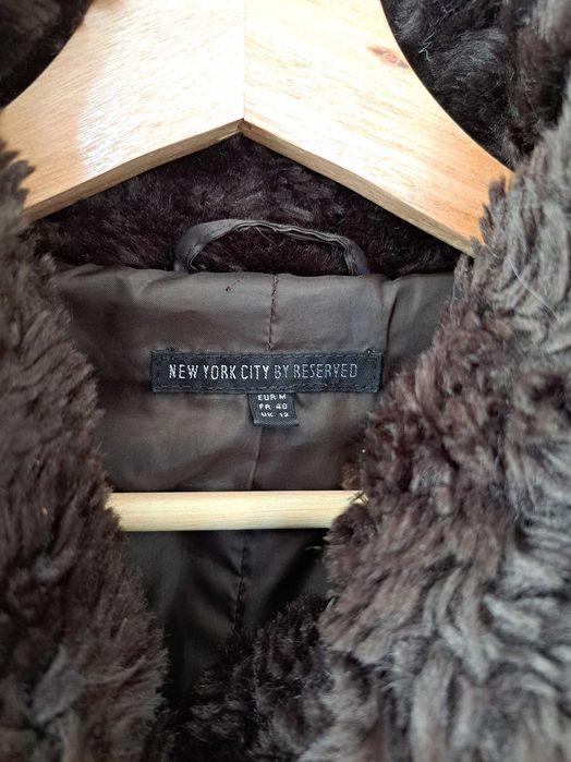 Czarna kurtka sztuczne futro