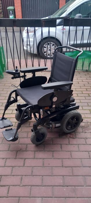 Wózek inwalidzki z najazdami