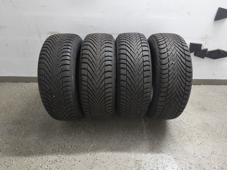 Komplet opon zimowych Pirelli Cinturato Winter 205/55R16