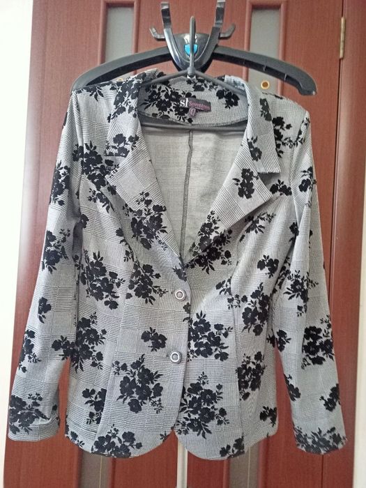 Жакет женский. 48 размер