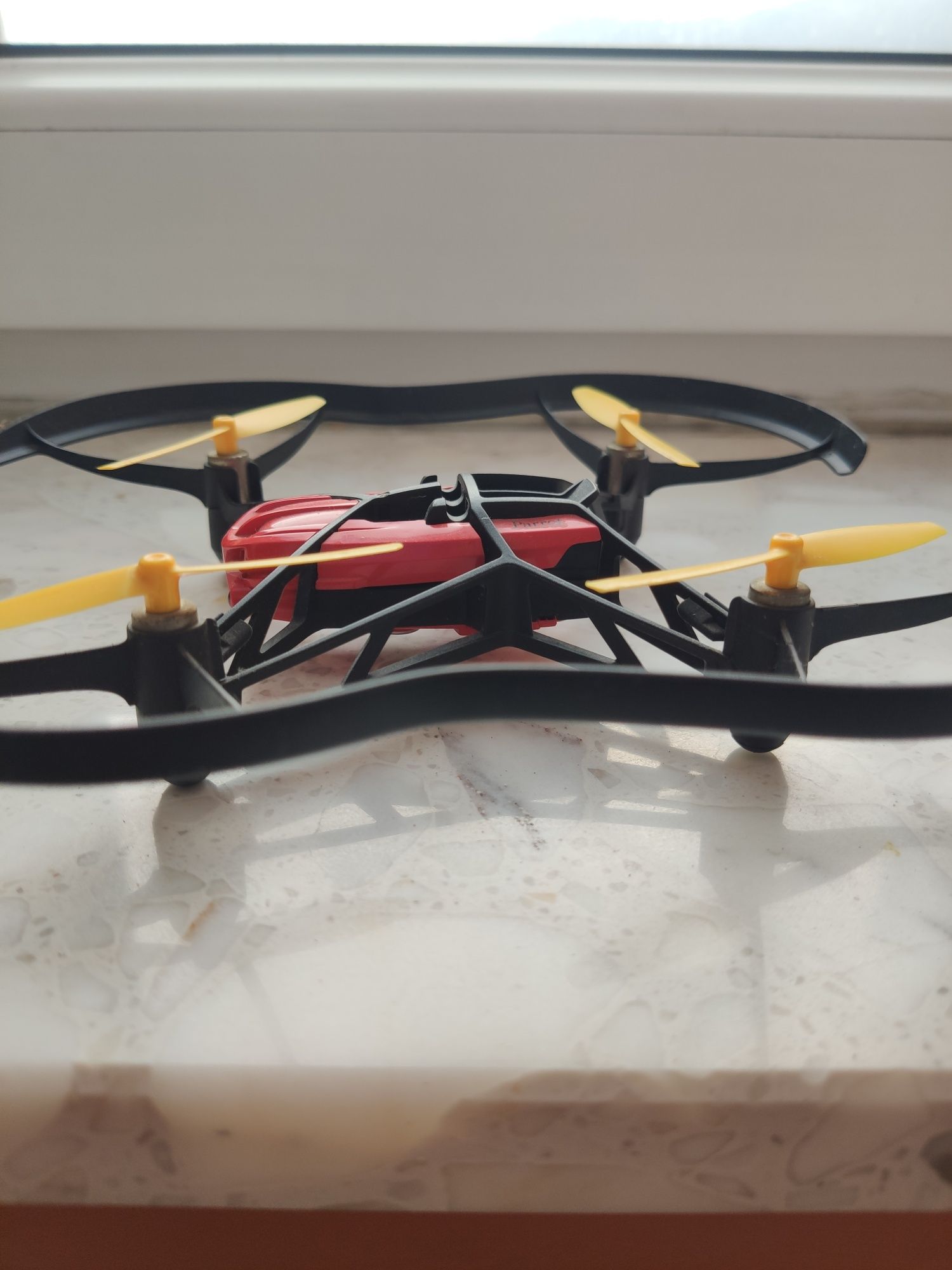 Dron Parrot Rolling Spider
