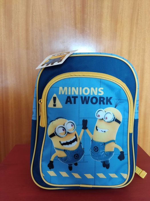 Mochila Minions com portes incluídos