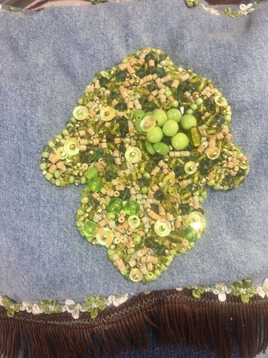 Mala exclusiva bordada a missangas artesanal