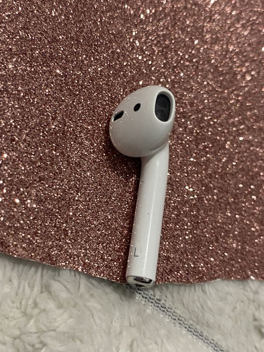 Продам навушники airpods 2 ліве а2031 стар нормальний