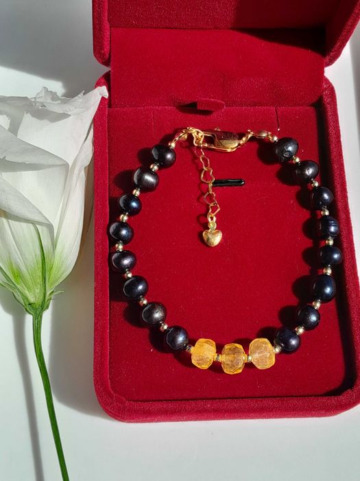 Bransoletka z naturalnych czarnych pereł cytryn i złoty hematyt.